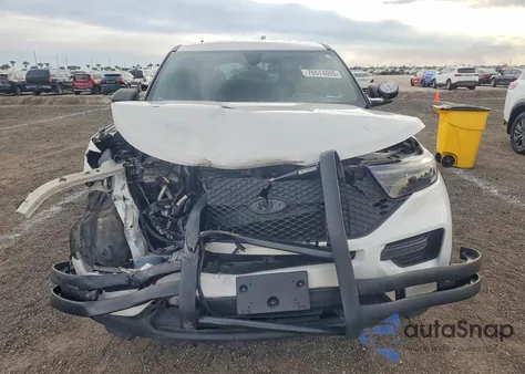 2021 Ford Explorer Police Interceptor z USA, uszkodzony, nr VIN 1FM5K8AB6MGA42213